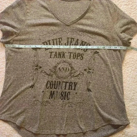 V-Neck Short Sleeve Graphic T-Shirt, XL - Picture 4 of 7